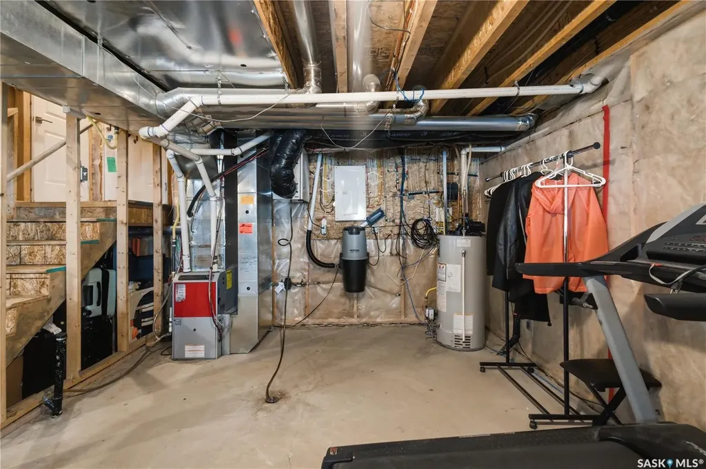 5122 Canuck Crescent Regina SK S4W 0H1