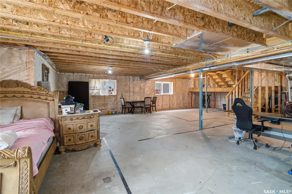 5122 Canuck Crescent Regina SK S4W 0H1