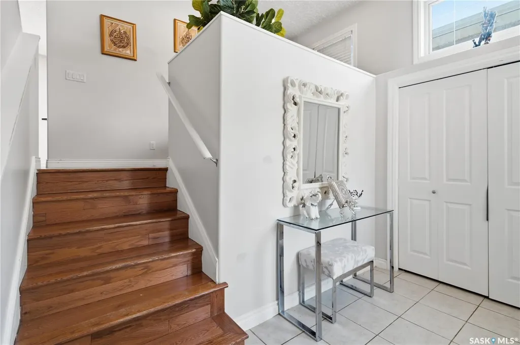 5122 Canuck Crescent Regina SK S4W 0H1
