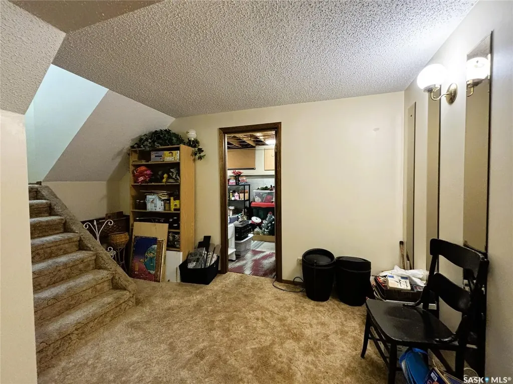 1128 Mckercher Drive Saskatoon SK S7H 4Y7