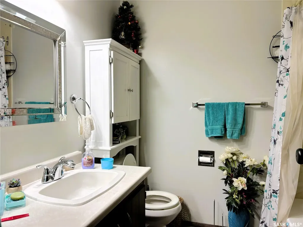 1128 Mckercher Drive Saskatoon SK S7H 4Y7