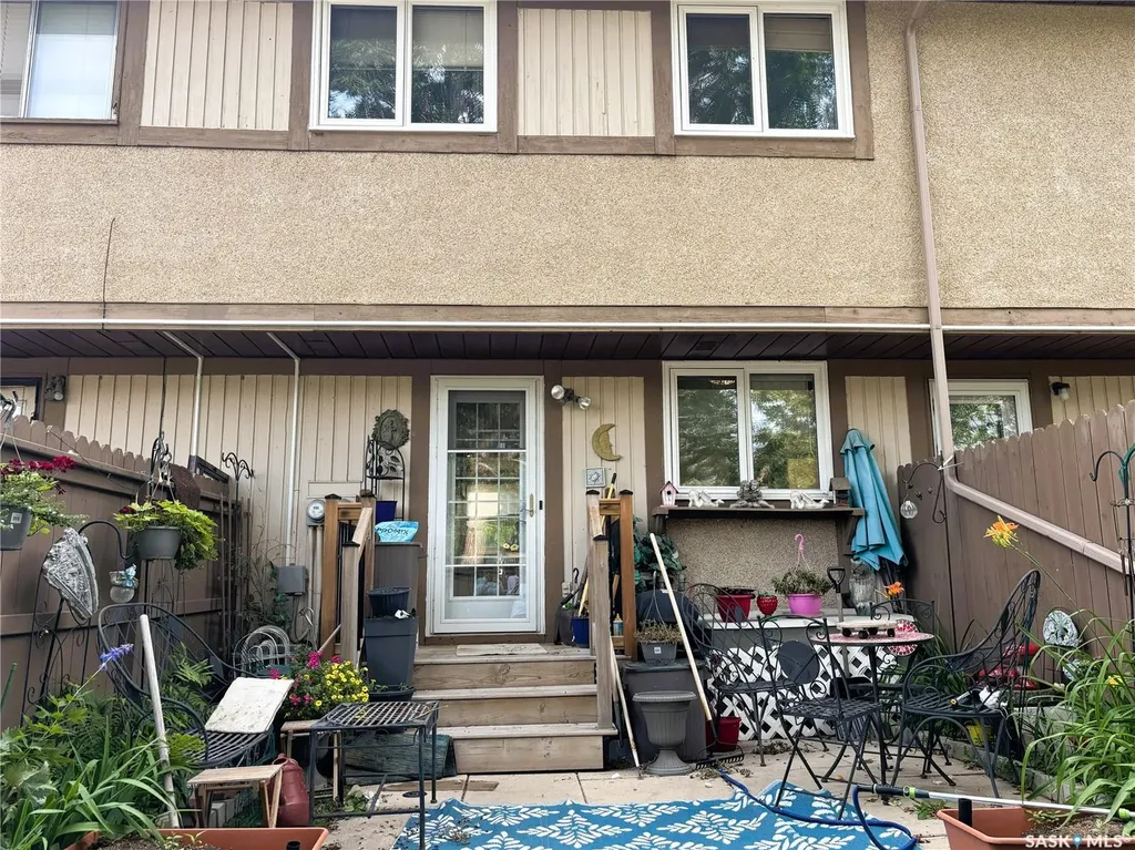 1128 Mckercher Drive Saskatoon SK S7H 4Y7