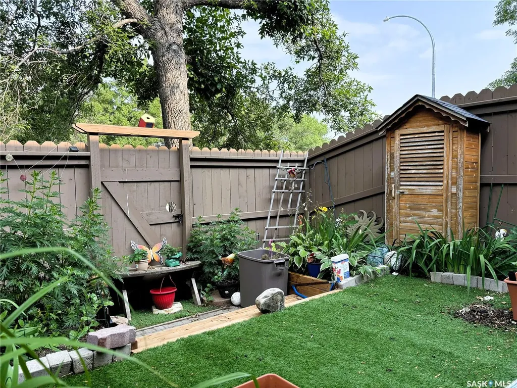 1128 Mckercher Drive Saskatoon SK S7H 4Y7