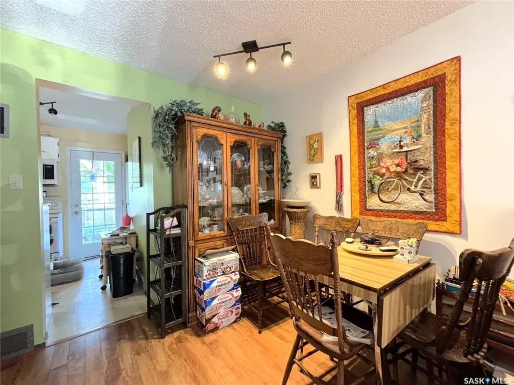 1128 Mckercher Drive Saskatoon SK S7H 4Y7