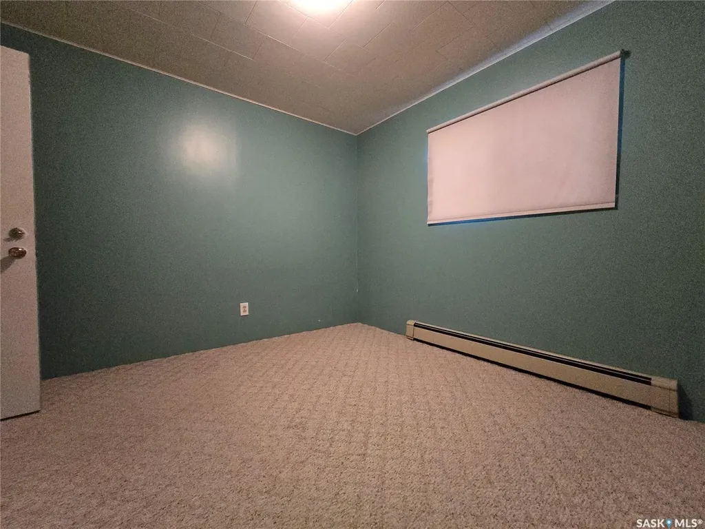 223 9th Street Weyburn SK S4H 1E9