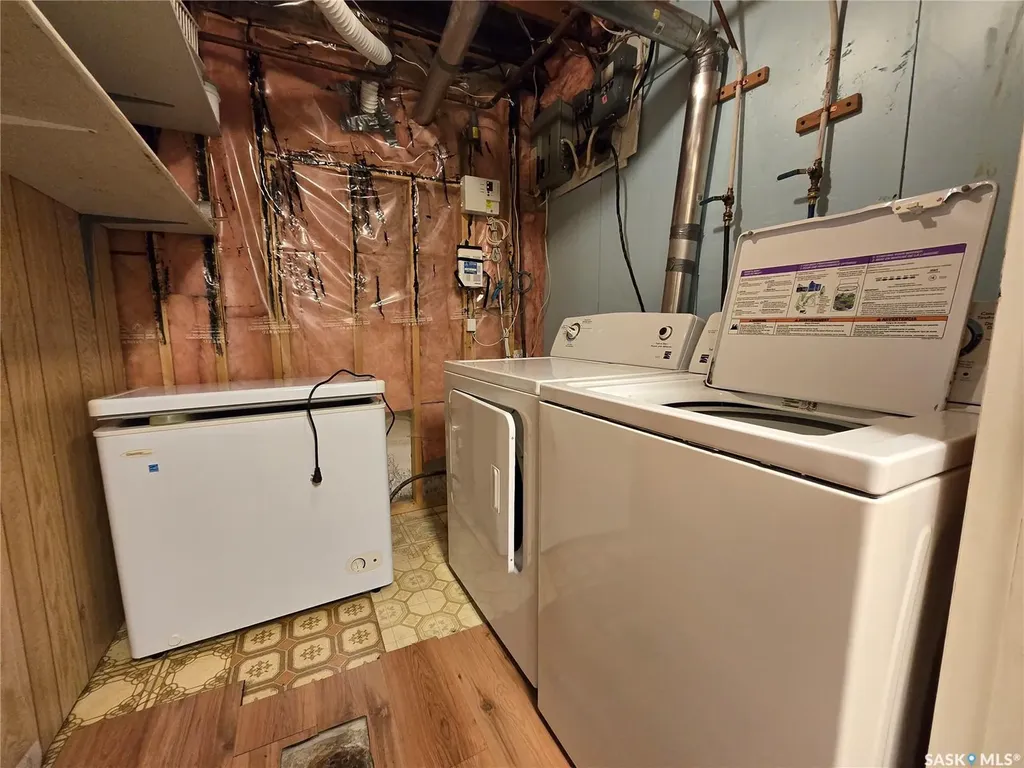 223 9th Street Weyburn SK S4H 1E9