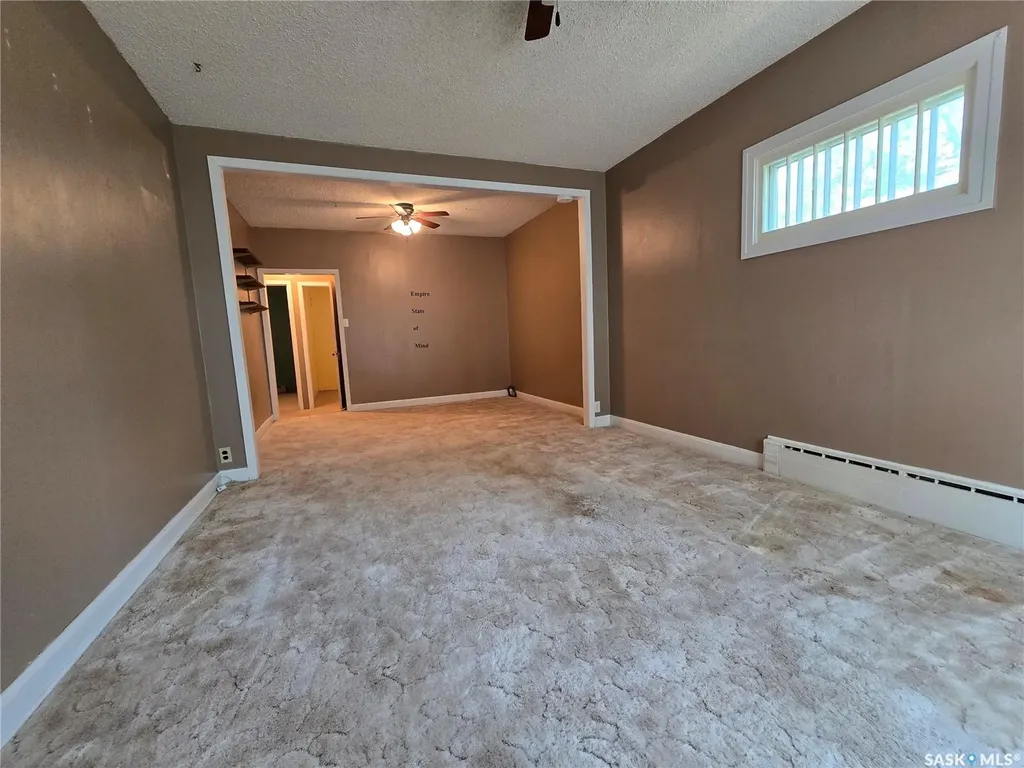 223 9th Street Weyburn SK S4H 1E9