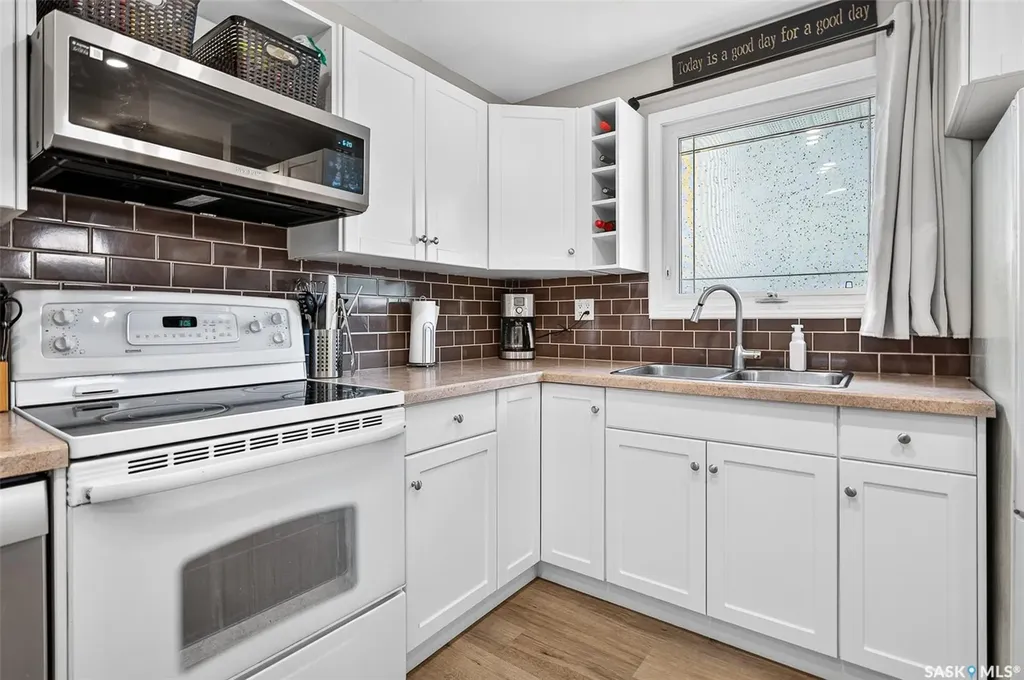 1314 Vaughan Street Moose Jaw SK S6H 5P7
