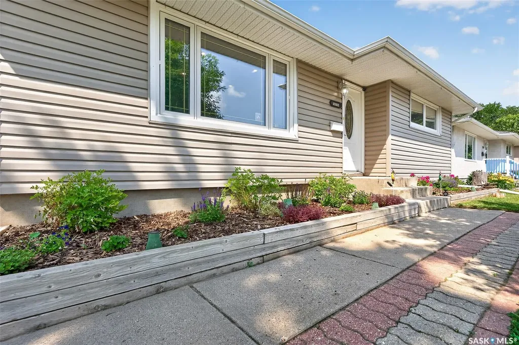 1314 Vaughan Street Moose Jaw SK S6H 5P7