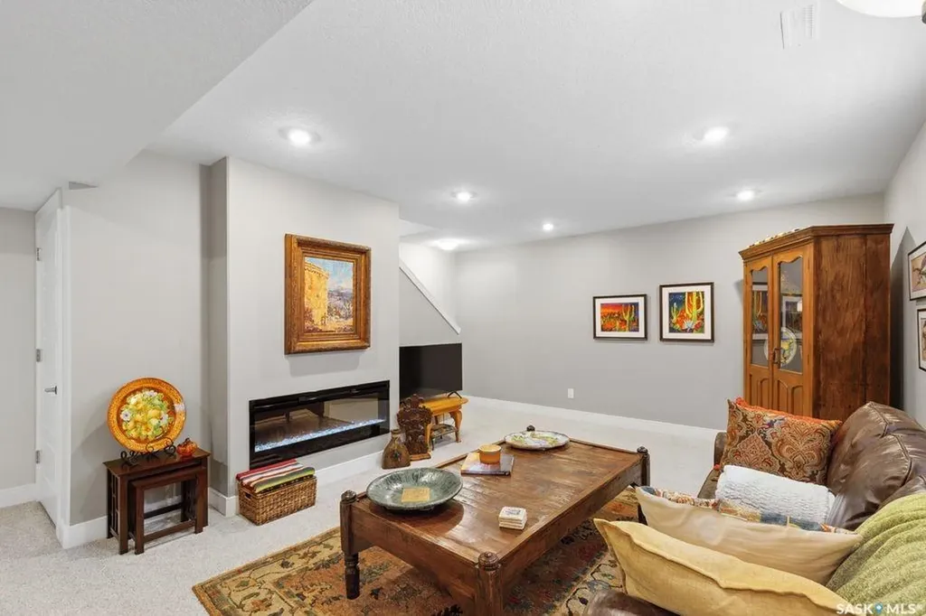 103 Pohorecky Crescent Saskatoon SK S7W 0X7