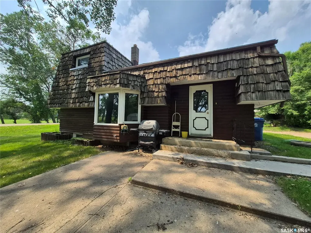 413 Peterson Avenue Radville SK S0C 2G0
