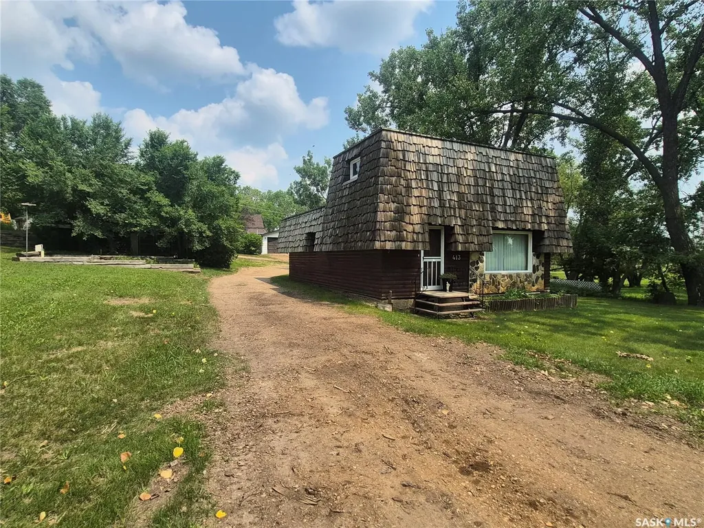 413 Peterson Avenue Radville SK S0C 2G0