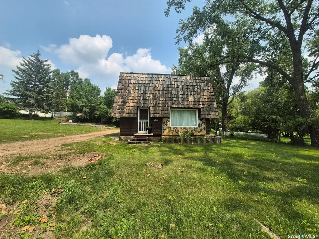 413 Peterson Avenue Radville SK S0C 2G0