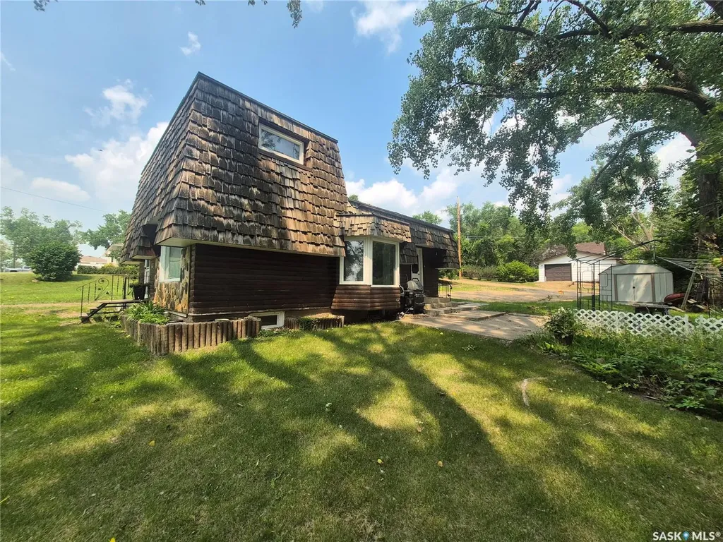 413 Peterson Avenue Radville SK S0C 2G0