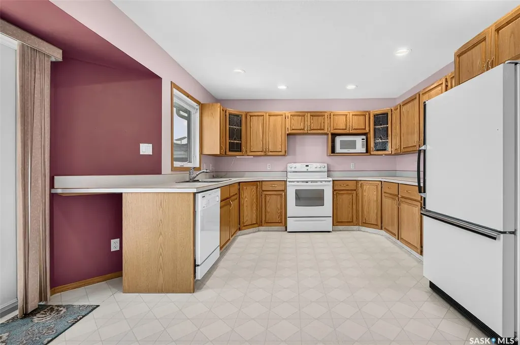 138 Athabasca Street W Moose Jaw SK S6H 2B7
