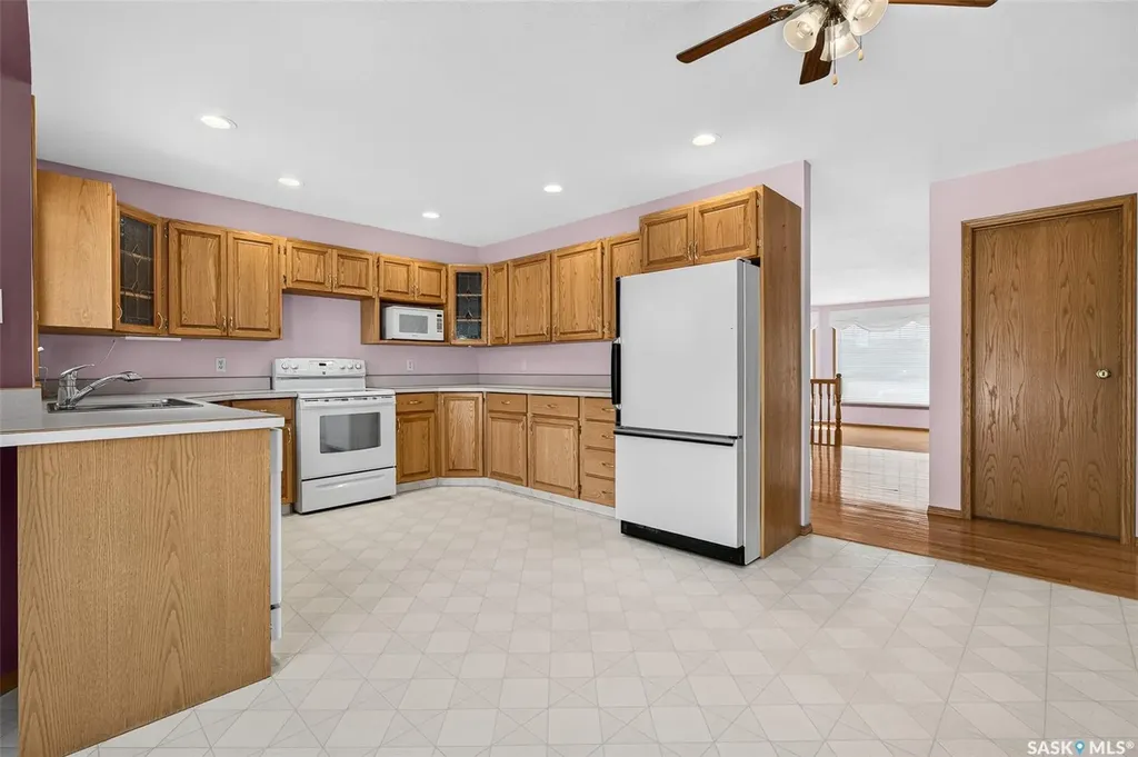 138 Athabasca Street W Moose Jaw SK S6H 2B7