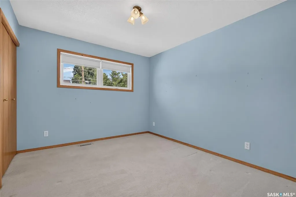 138 Athabasca Street W Moose Jaw SK S6H 2B7