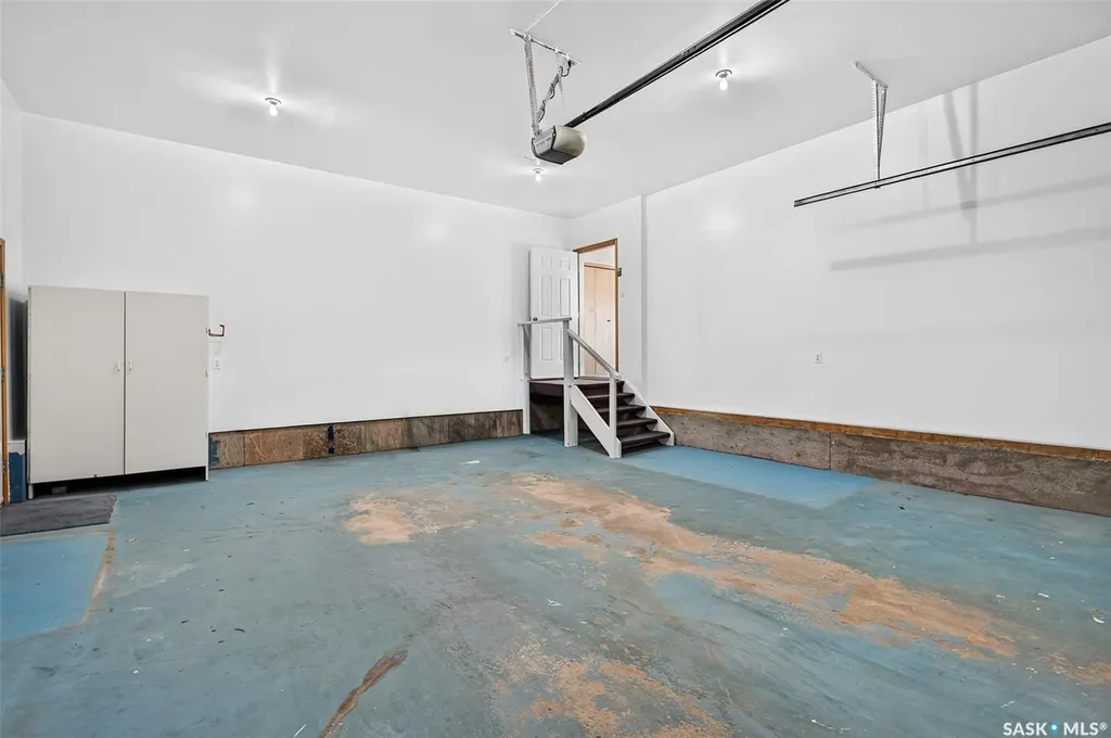 138 Athabasca Street W Moose Jaw SK S6H 2B7