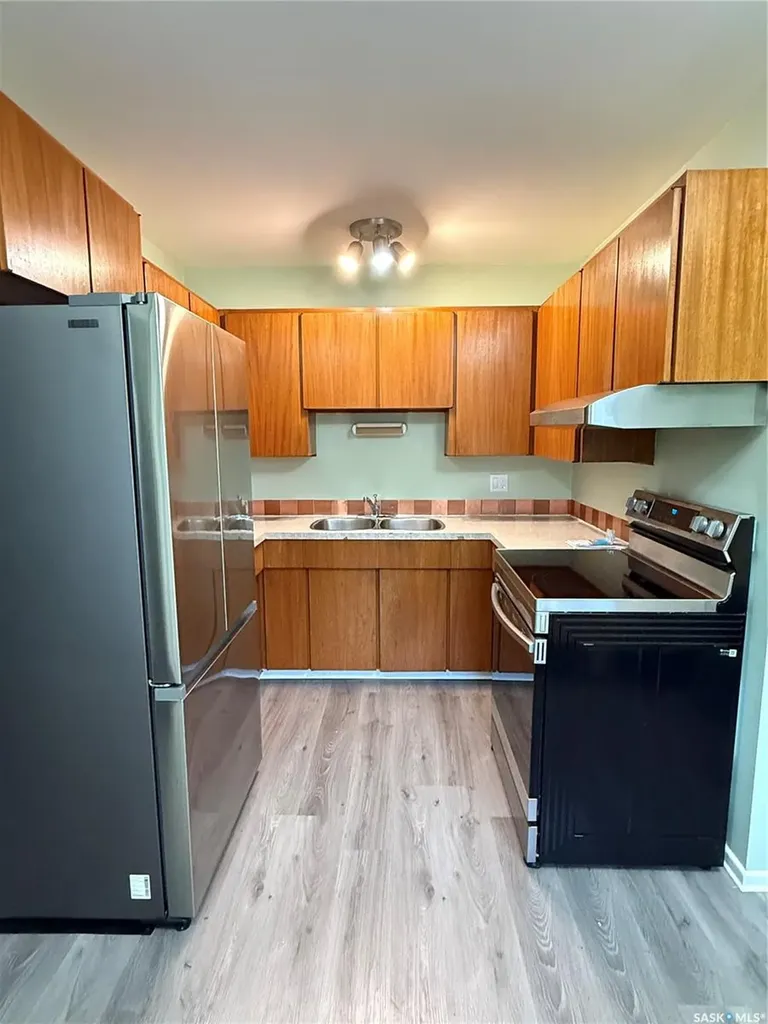 1305 Park Avenue Weyburn SK S4H 0K7