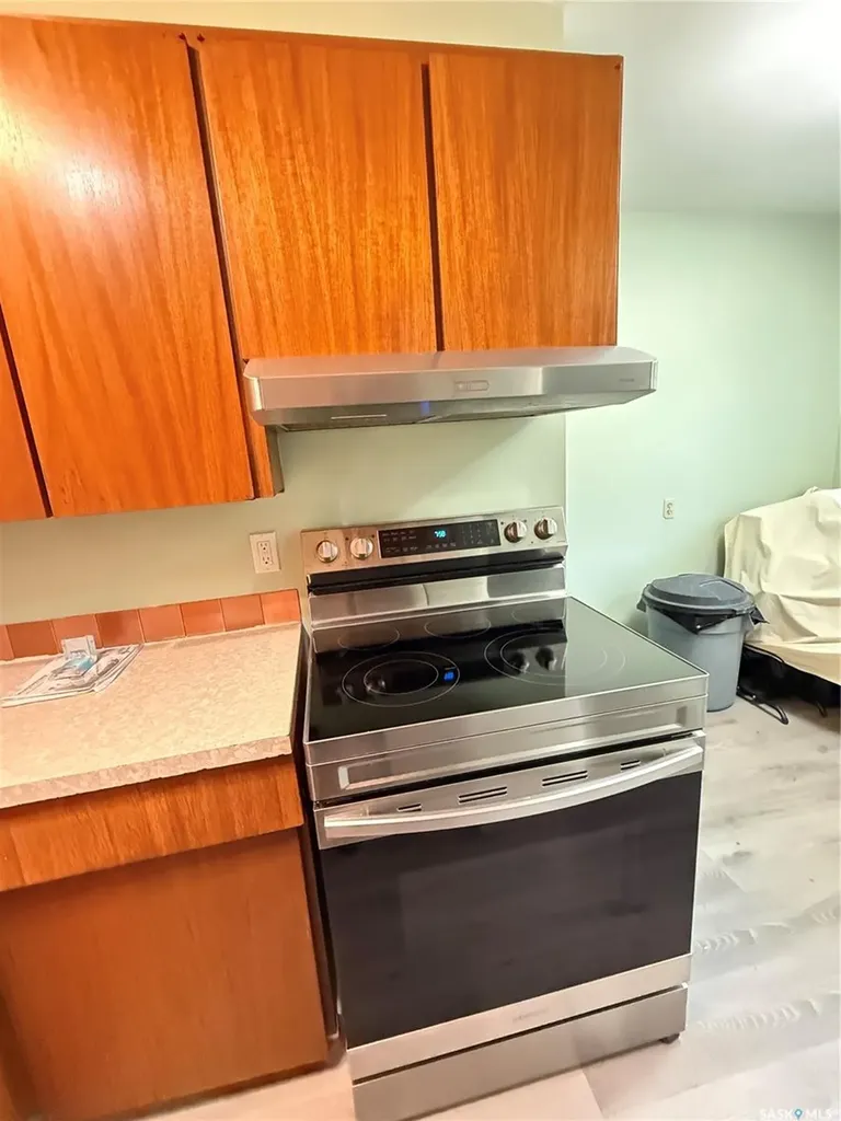 1305 Park Avenue Weyburn SK S4H 0K7