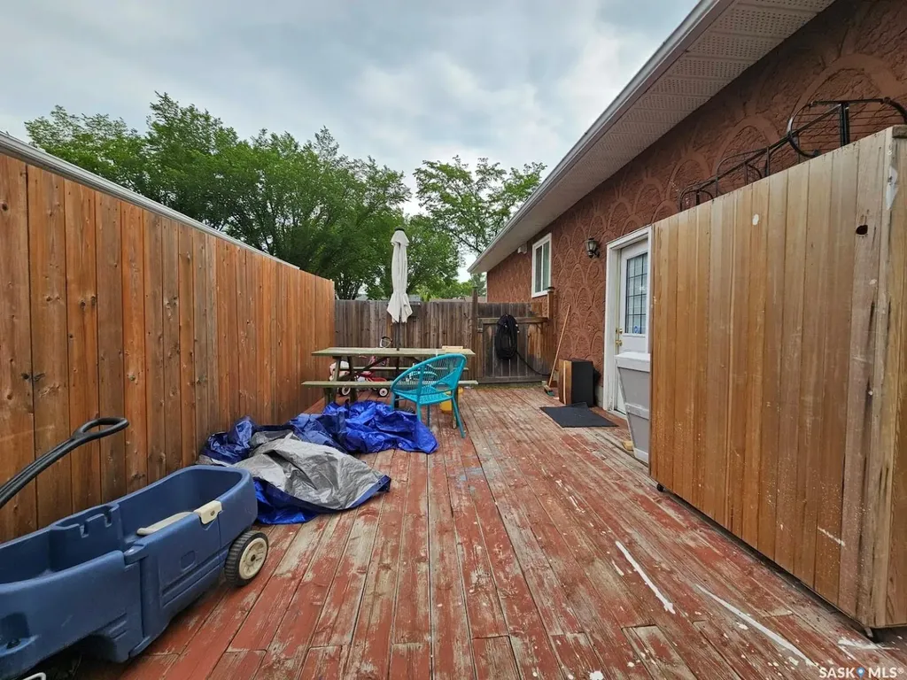 8998 Panton Avenue North Battleford SK S9A 3J9