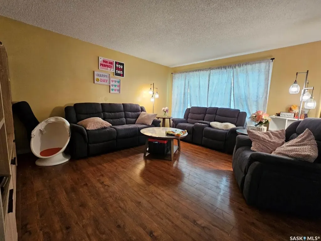 8998 Panton Avenue North Battleford SK S9A 3J9