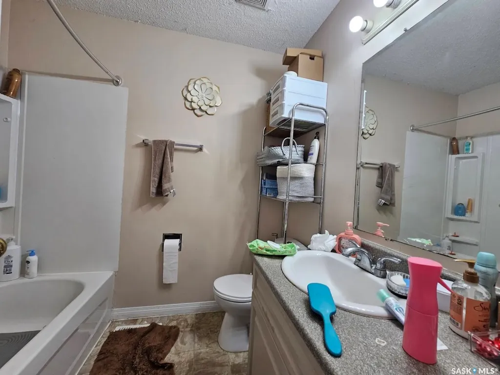 8998 Panton Avenue North Battleford SK S9A 3J9