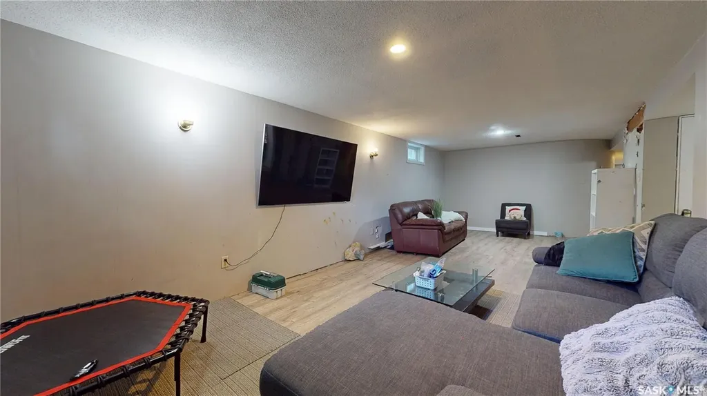 6 Higgins Bay Regina SK S4R 6B6