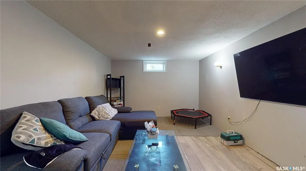 6 Higgins Bay Regina SK S4R 6B6
