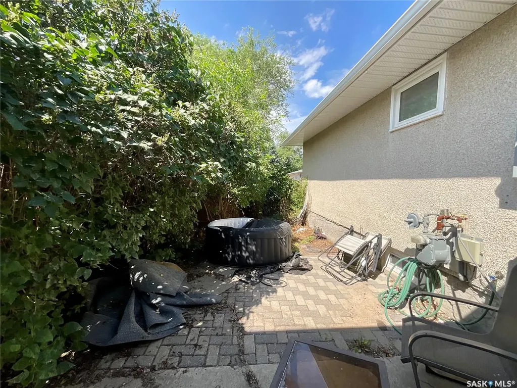 6 Higgins Bay Regina SK S4R 6B6