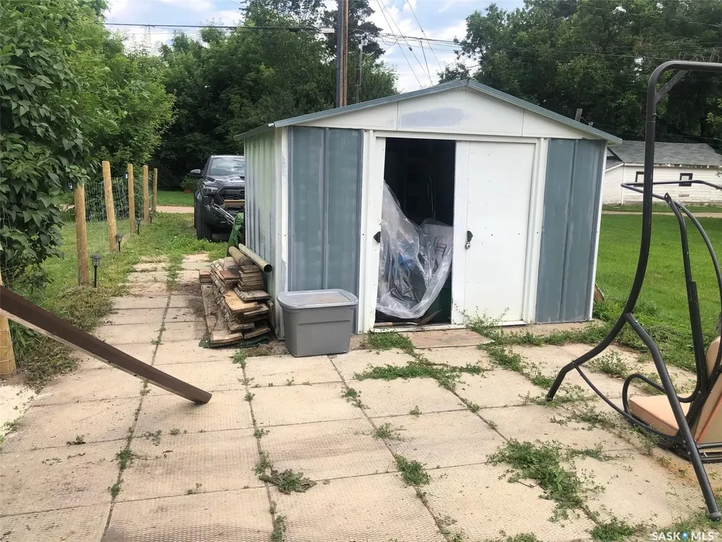 322 5th Avenue E Canora SK S0A 0L0