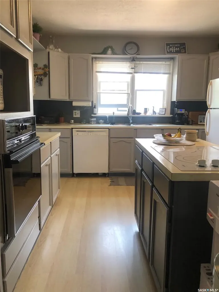 322 5th Avenue E Canora SK S0A 0L0