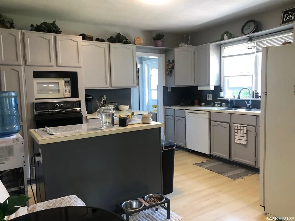 322 5th Avenue E Canora SK S0A 0L0