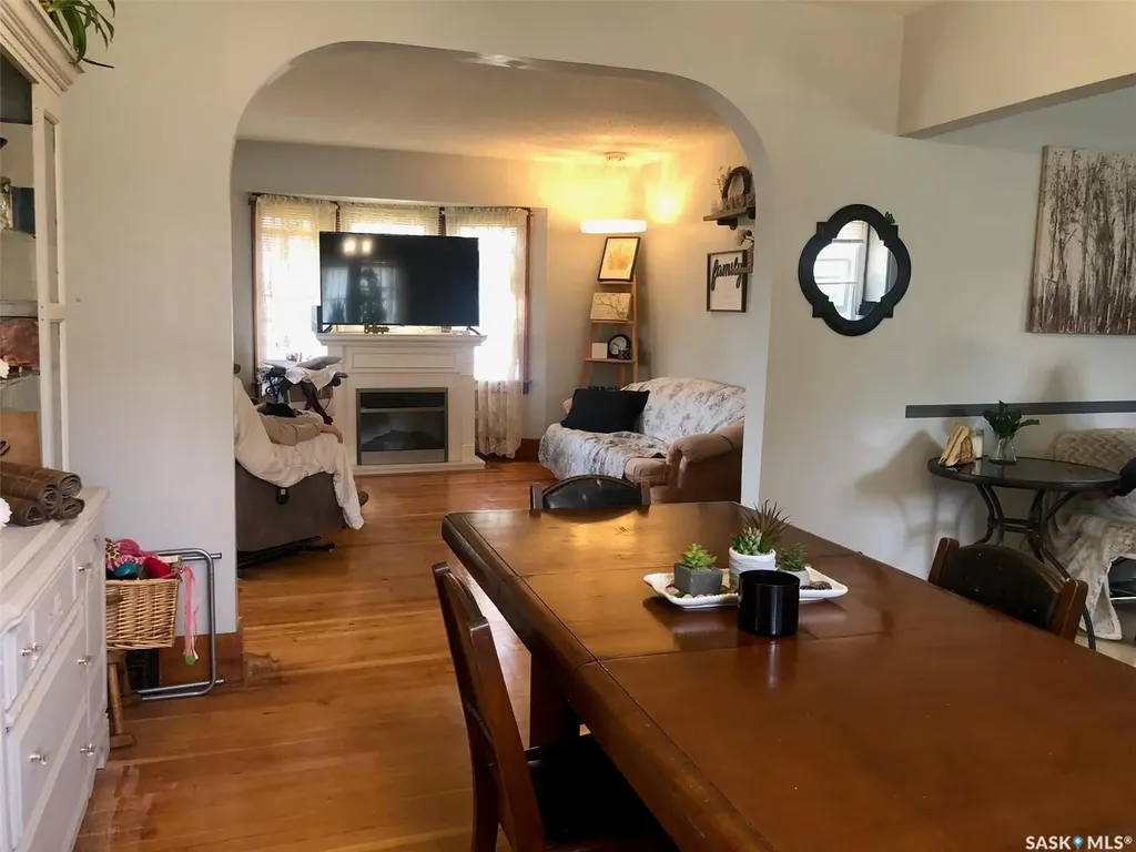 322 5th Avenue E Canora SK S0A 0L0