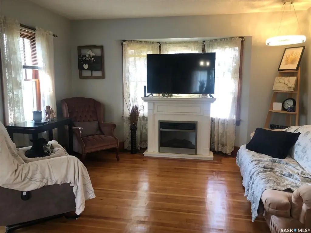 322 5th Avenue E Canora SK S0A 0L0