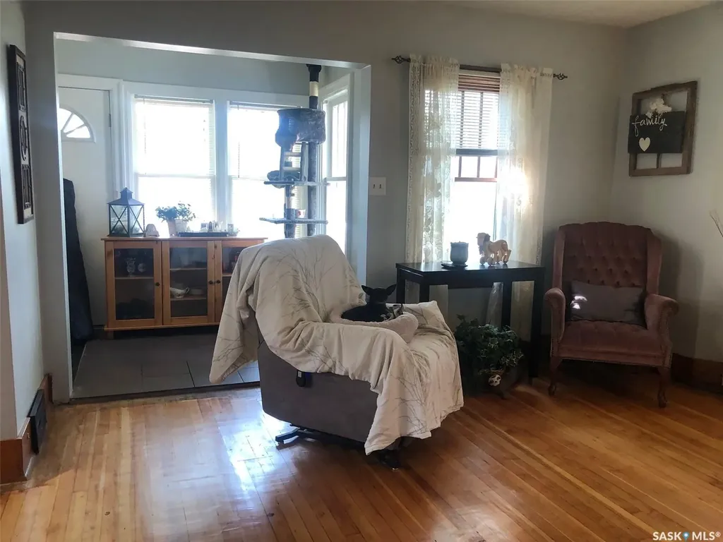322 5th Avenue E Canora SK S0A 0L0