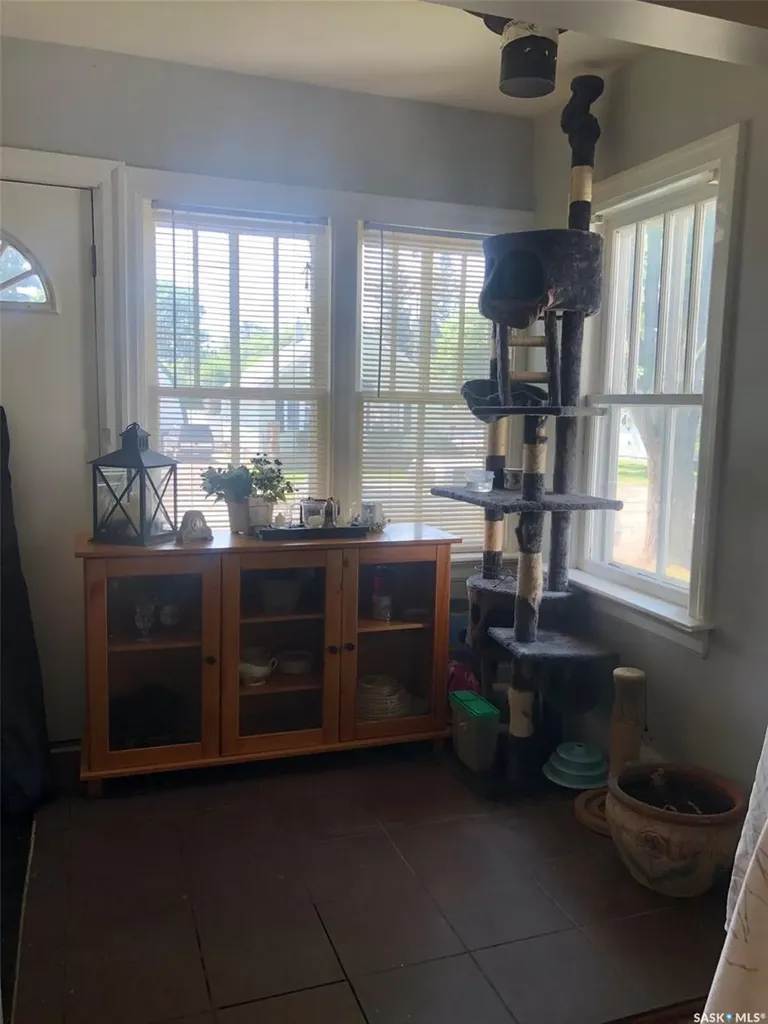 322 5th Avenue E Canora SK S0A 0L0