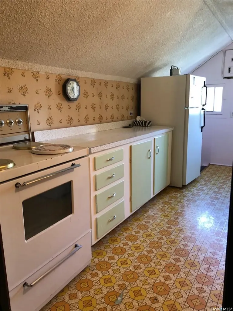 322 5th Avenue E Canora SK S0A 0L0