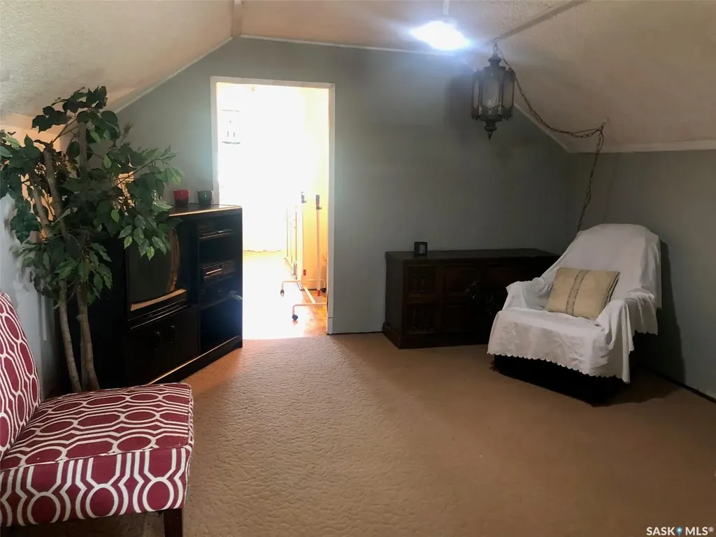 322 5th Avenue E Canora SK S0A 0L0