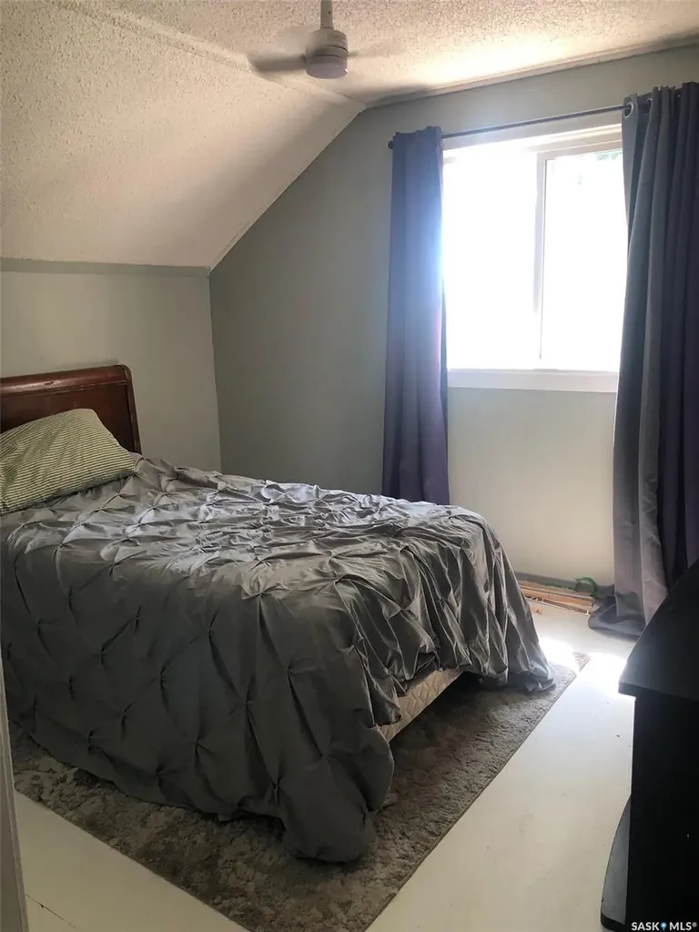 322 5th Avenue E Canora SK S0A 0L0