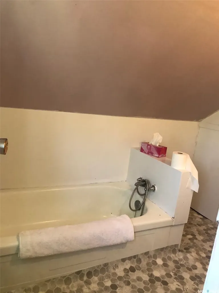 322 5th Avenue E Canora SK S0A 0L0