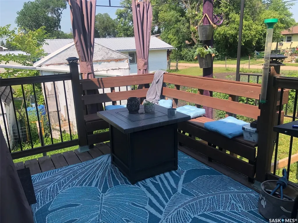 322 5th Avenue E Canora SK S0A 0L0