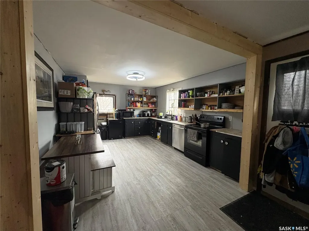 231 Eisenhower Street Midale SK S0C 1S0