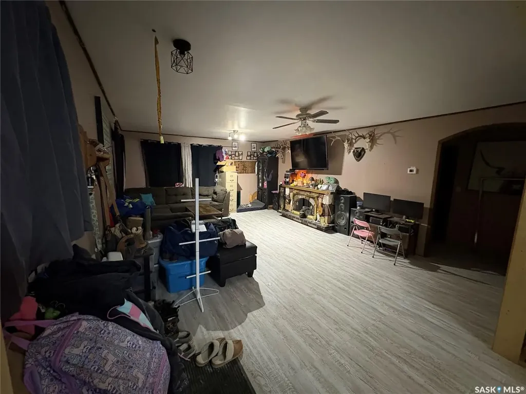 231 Eisenhower Street Midale SK S0C 1S0