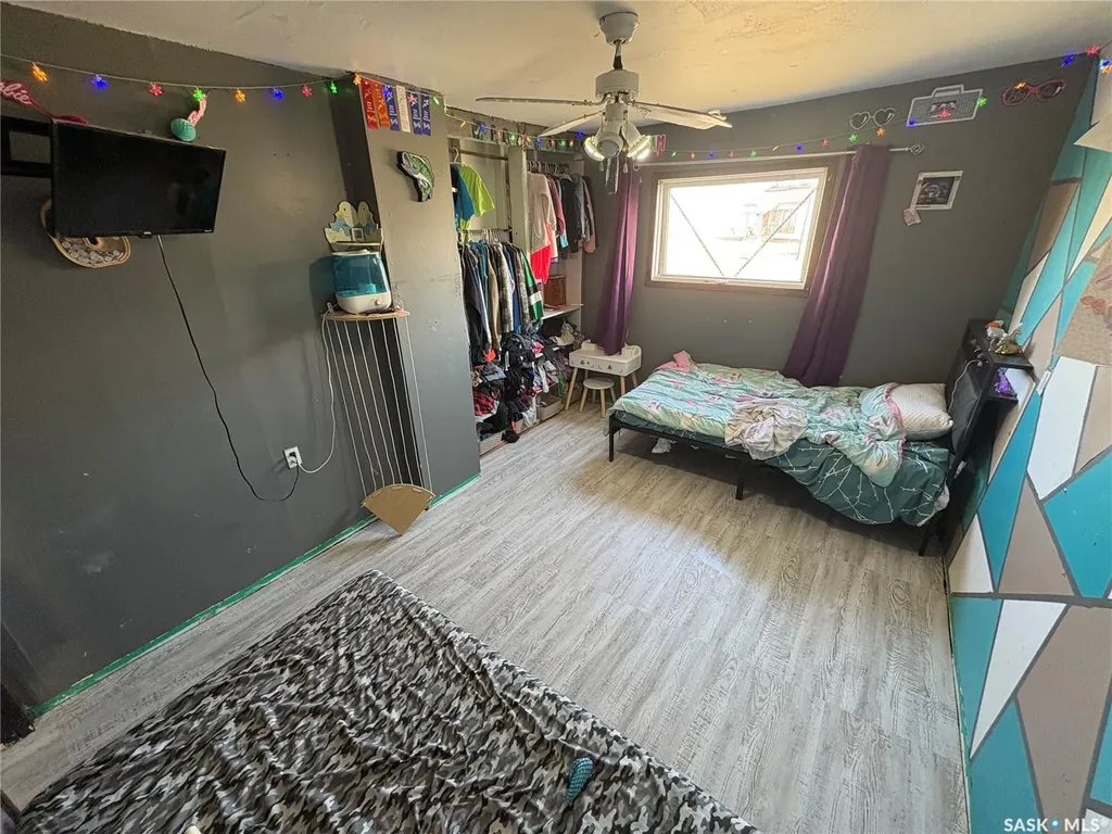 231 Eisenhower Street Midale SK S0C 1S0