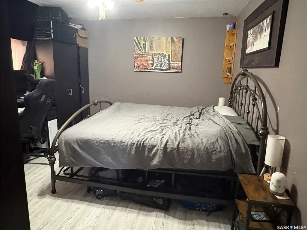 231 Eisenhower Street Midale SK S0C 1S0