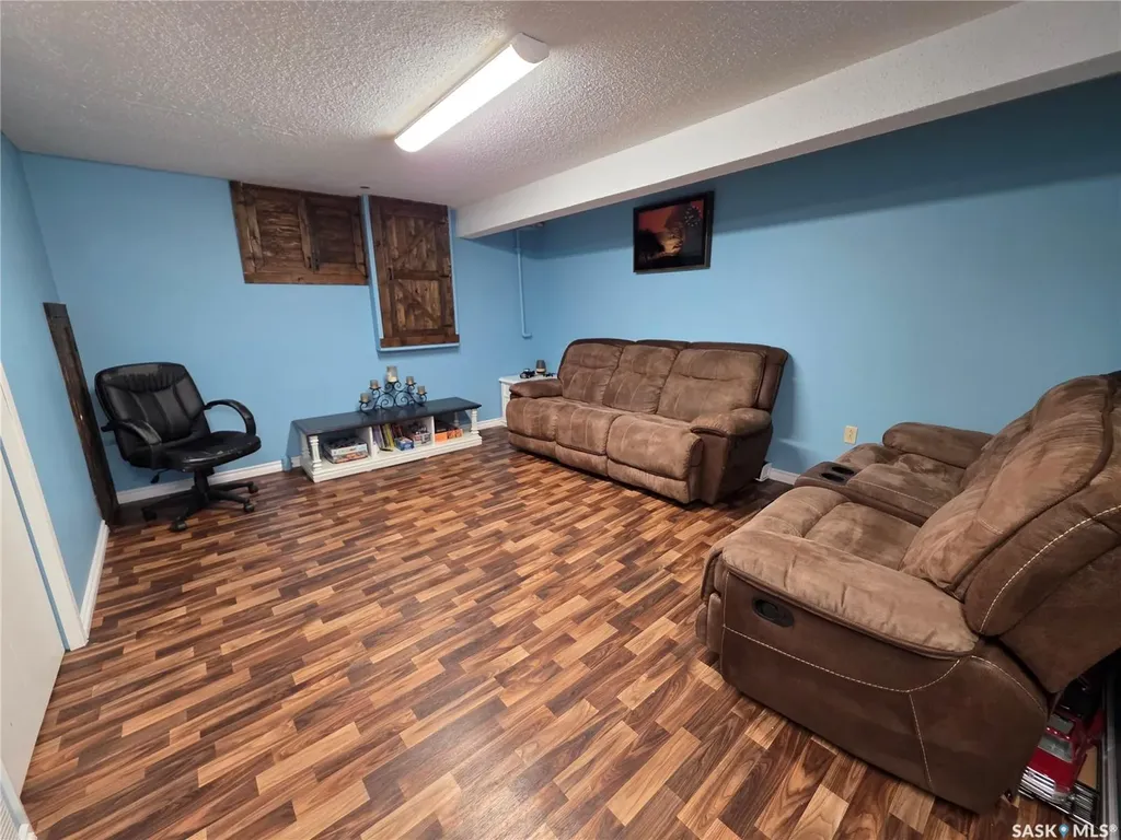 1321 Herbert Avenue Herbert SK S0H 2A0