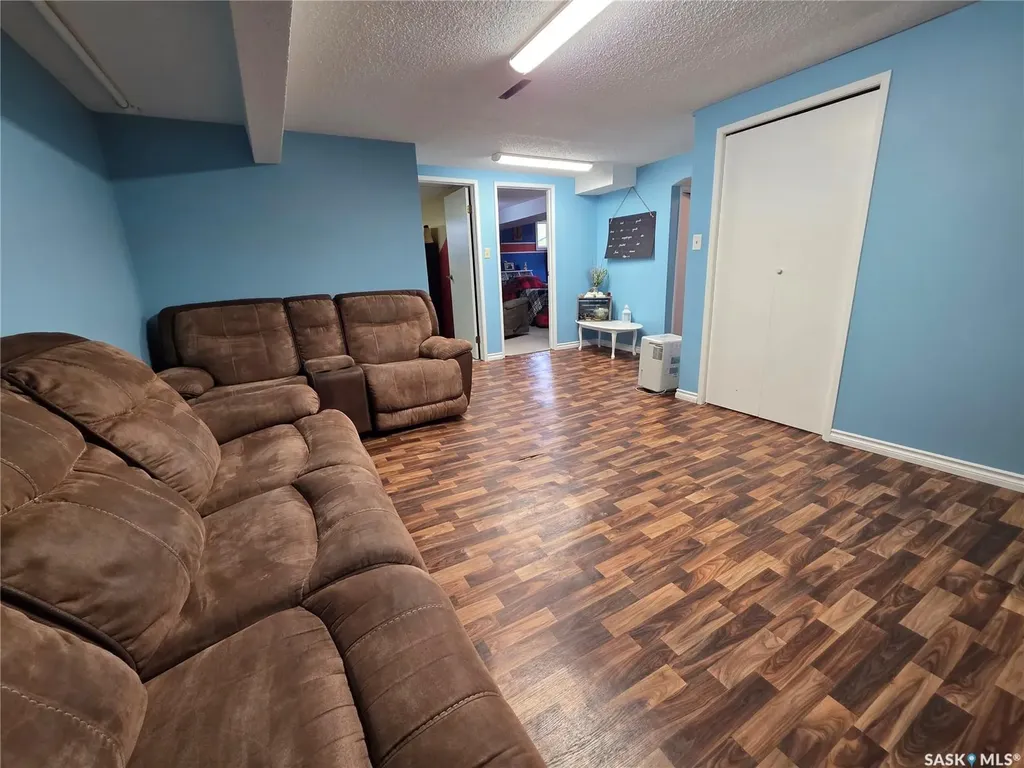 1321 Herbert Avenue Herbert SK S0H 2A0