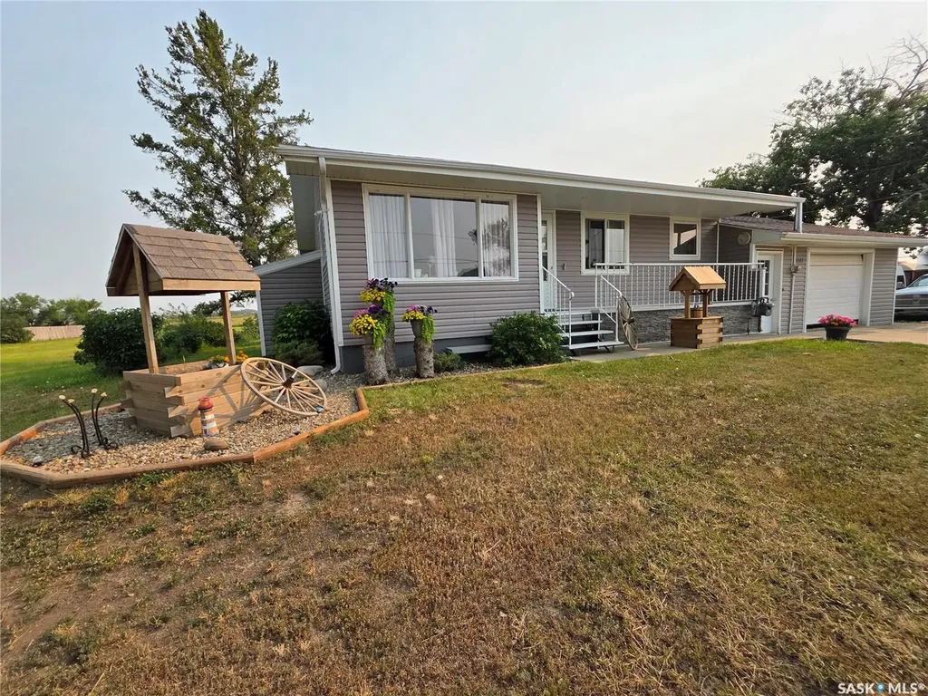 1321 Herbert Avenue Herbert SK S0H 2A0