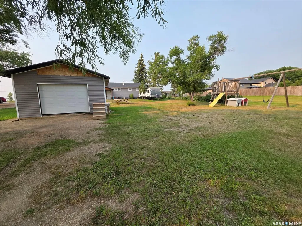 1321 Herbert Avenue Herbert SK S0H 2A0